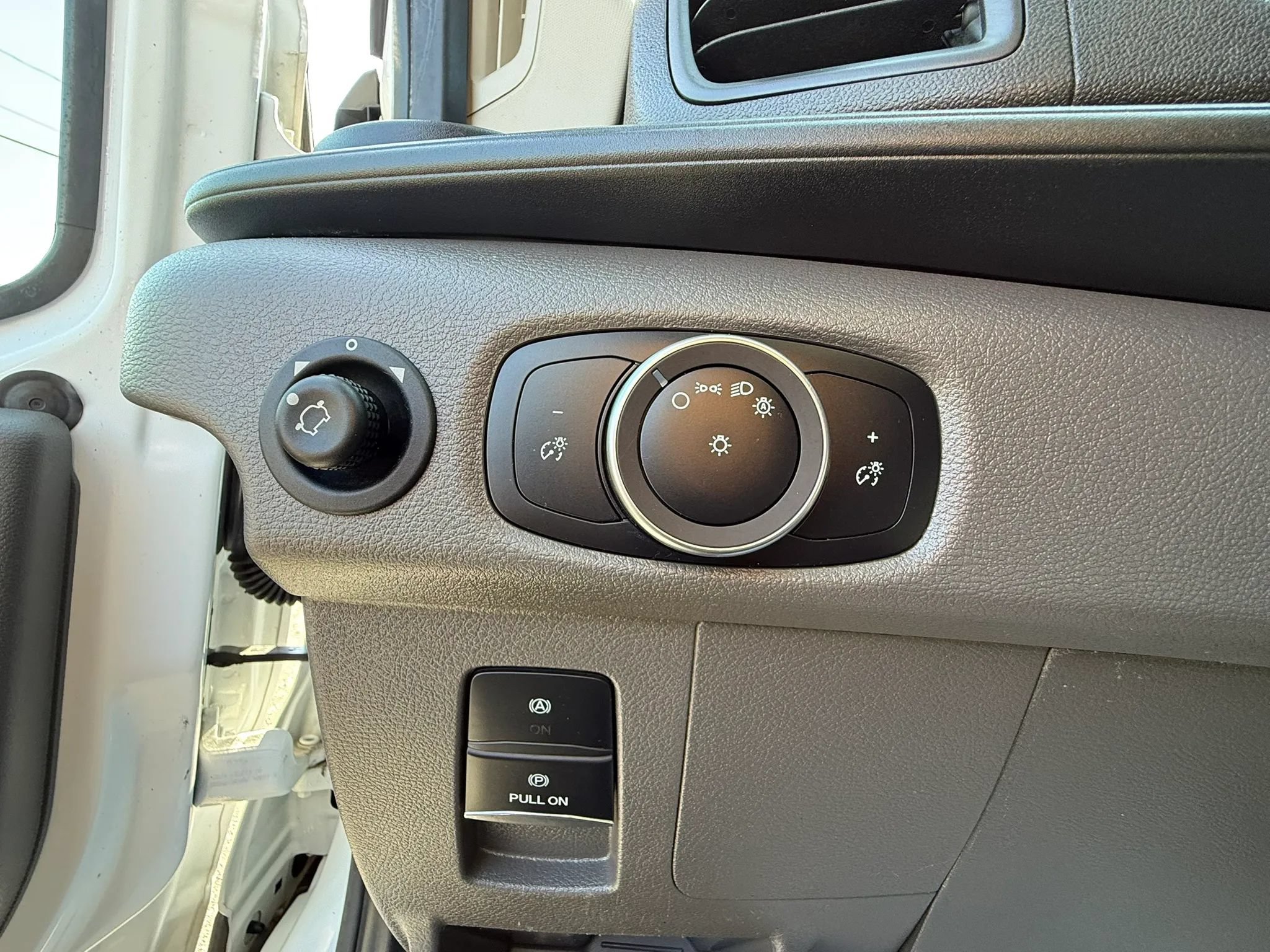 Used 2022 Ford Transit 150 Low Roof RWD image 37