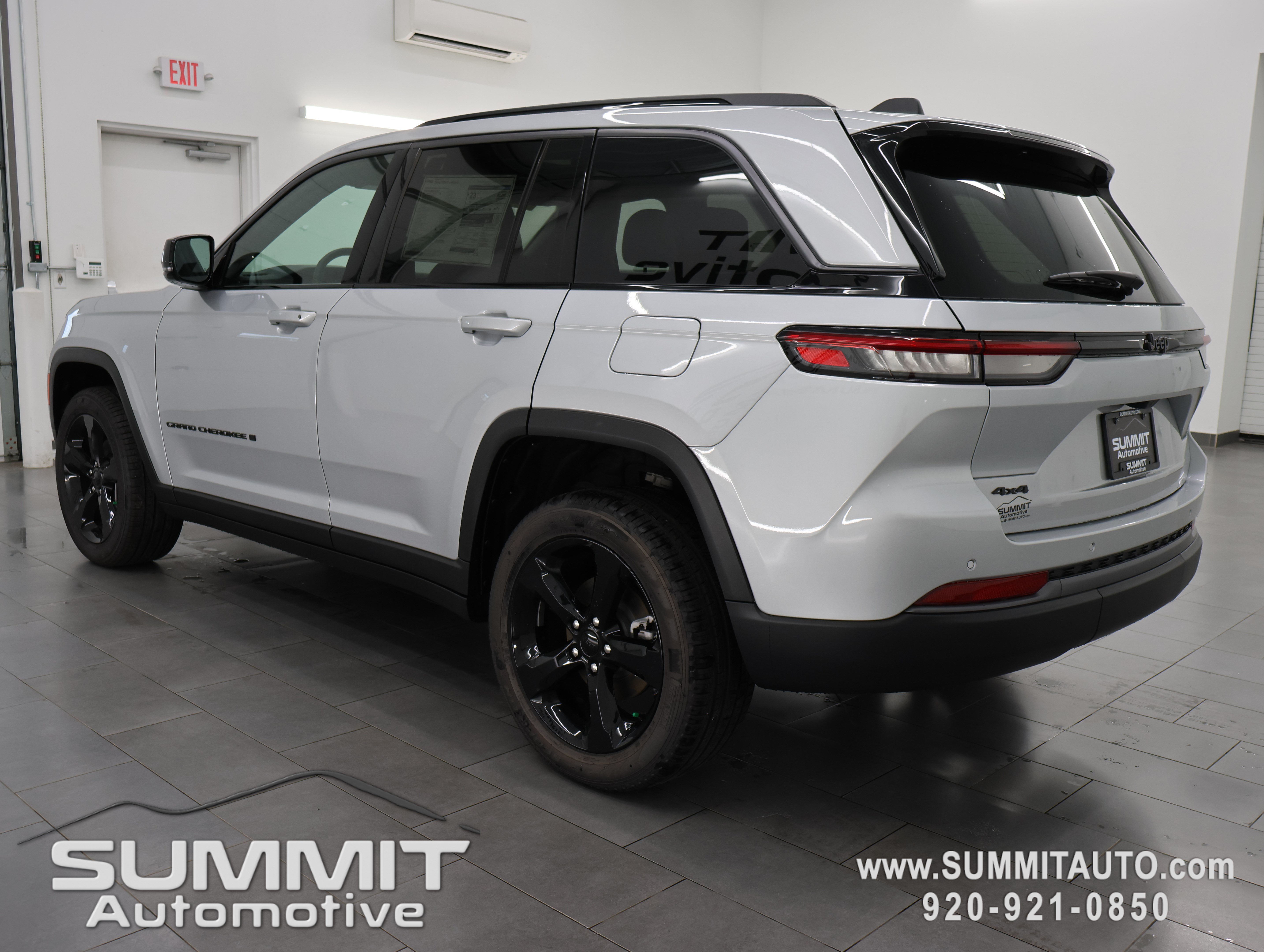 New 2026 Jeep Grand Cherokee Limited w/ Limited Altitude Package AWD/4WD image 6