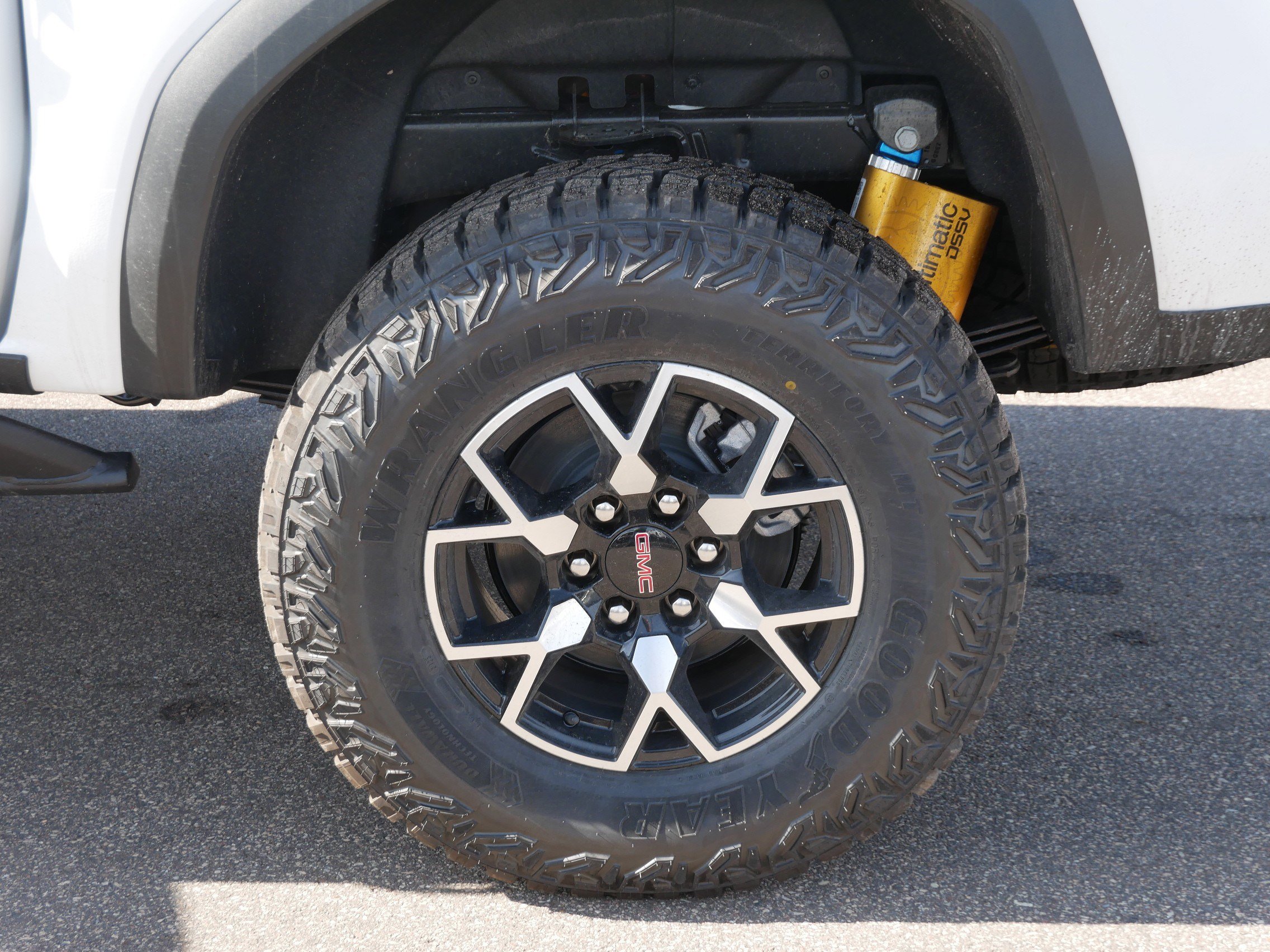 New 2026 GMC Canyon AT4X AWD/4WD image 3