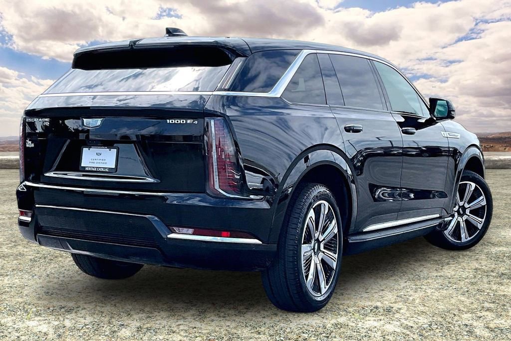 Certified 2025 Cadillac Escalade IQ Luxury 2 w/ LPO, Premium Carpet Package AWD/4WD image 5