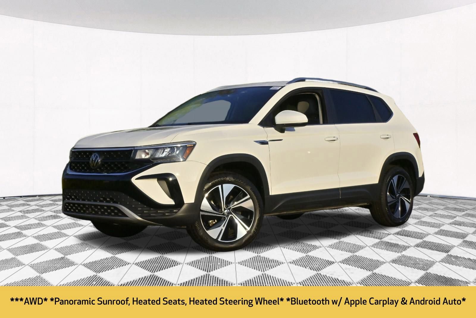 Used 2024 Volkswagen Taos SE w/ Panoramic Sunroof Package image 2