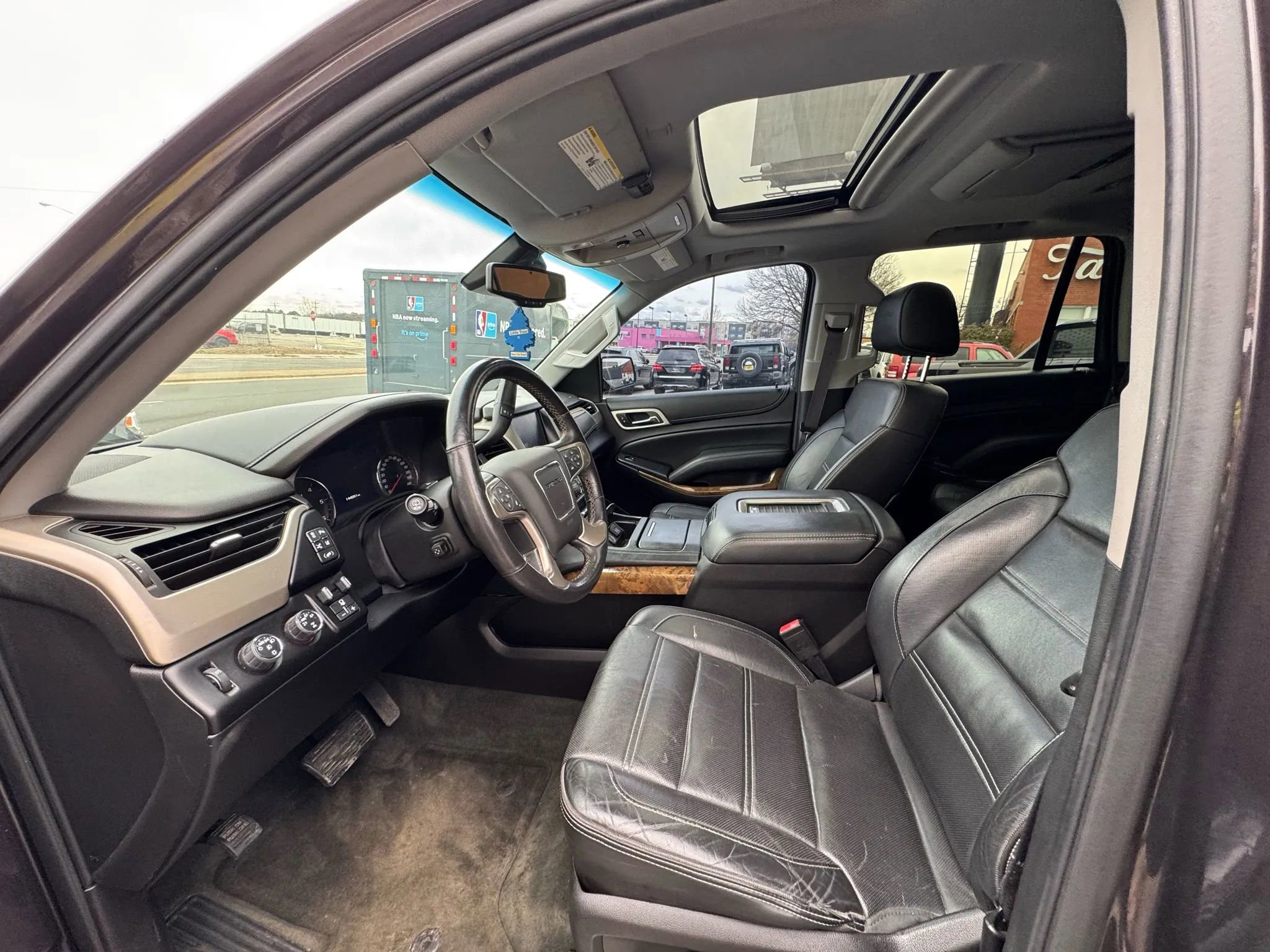 Used 2015 GMC Yukon Denali w/ Open Road Package image 12