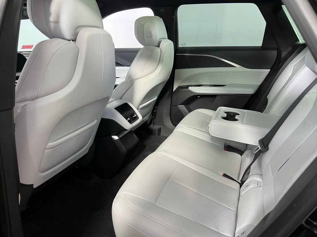 Used 2024 Cadillac Lyriq Sport image 27