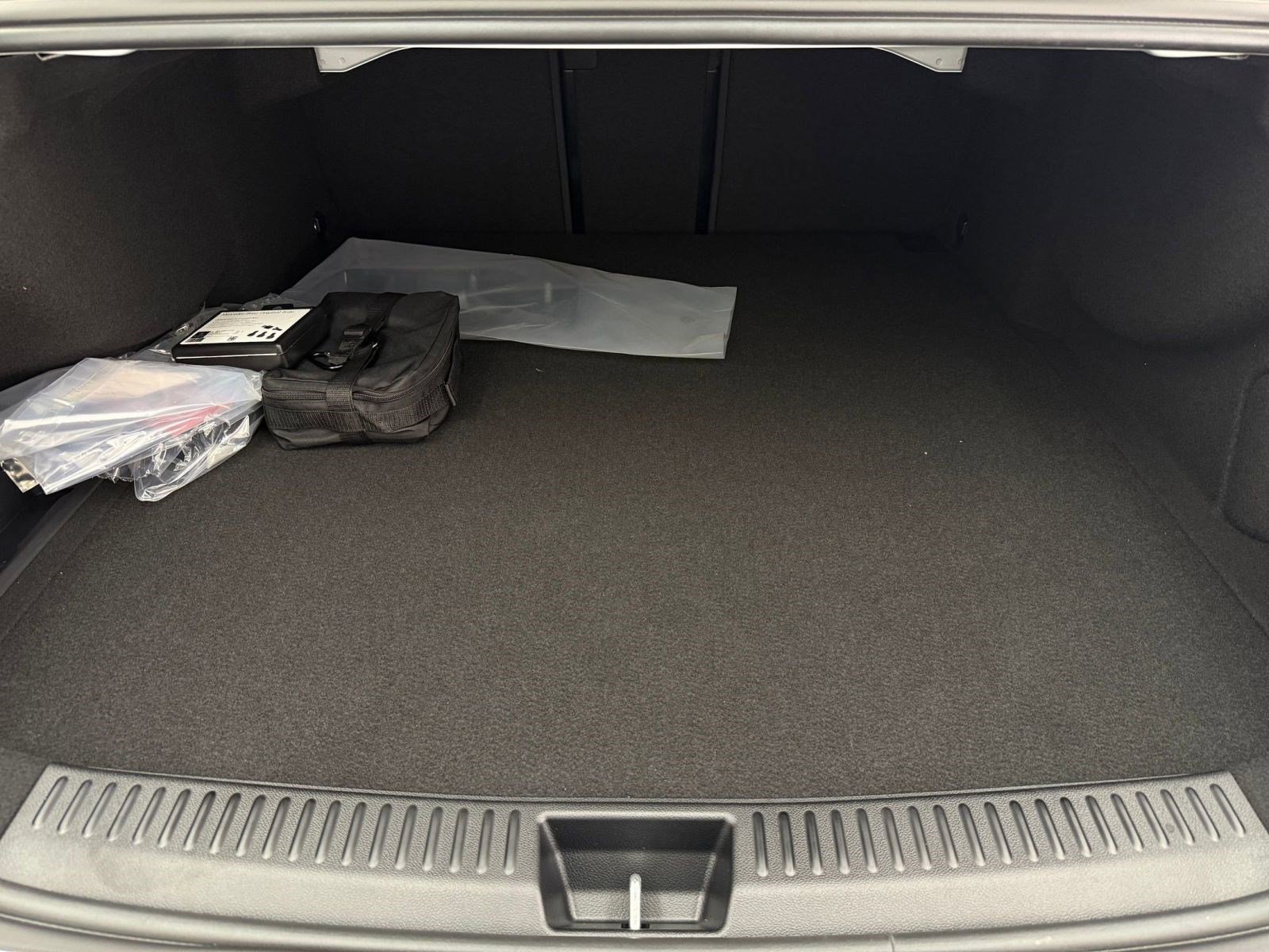 New 2026 Mercedes-Benz E 53 AMG e 4MATIC Sedan image 31