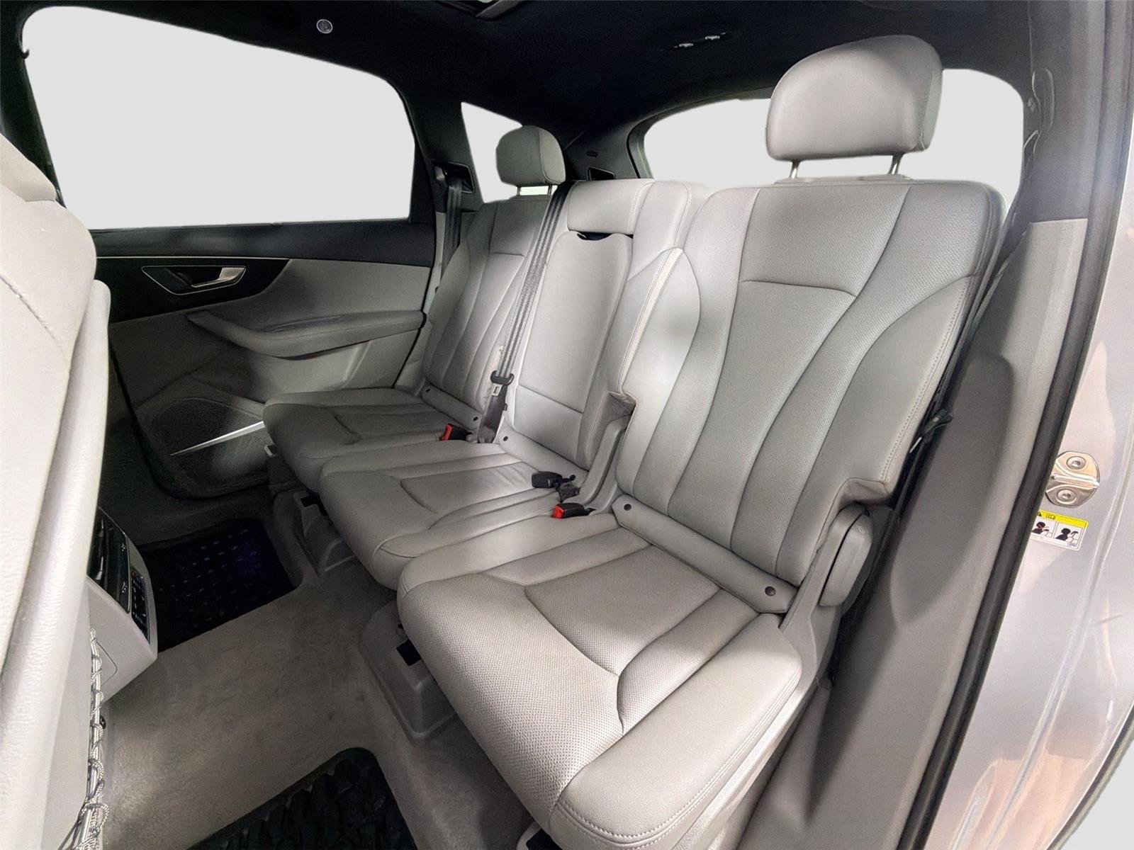 Used 2021 Audi Q7 3.0T Premium Plus w/ Executive Package AWD/4WD image 25
