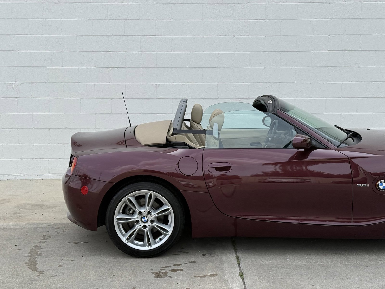 Used 2004 BMW Z4 3.0i RWD image 11