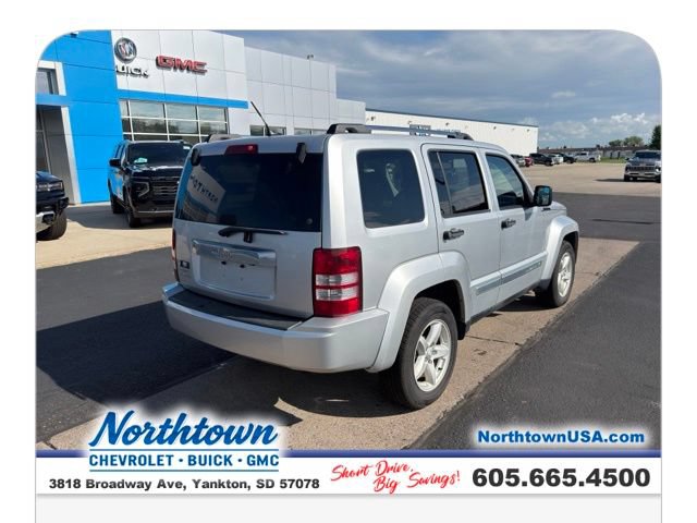 Used 2012 Jeep Liberty Limited AWD/4WD image 8