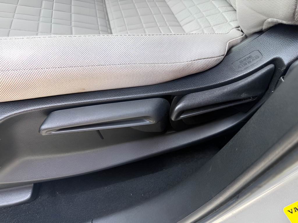Certified 2023 Honda HR-V LX image 10