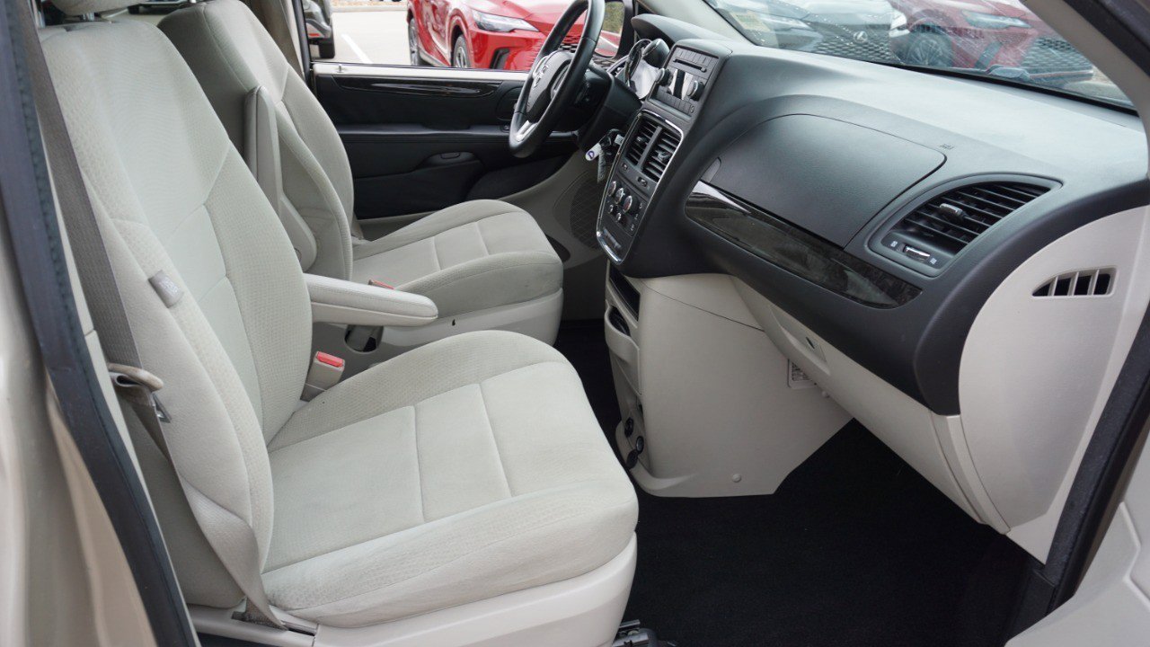 Used 2013 Dodge Grand Caravan SE image 13