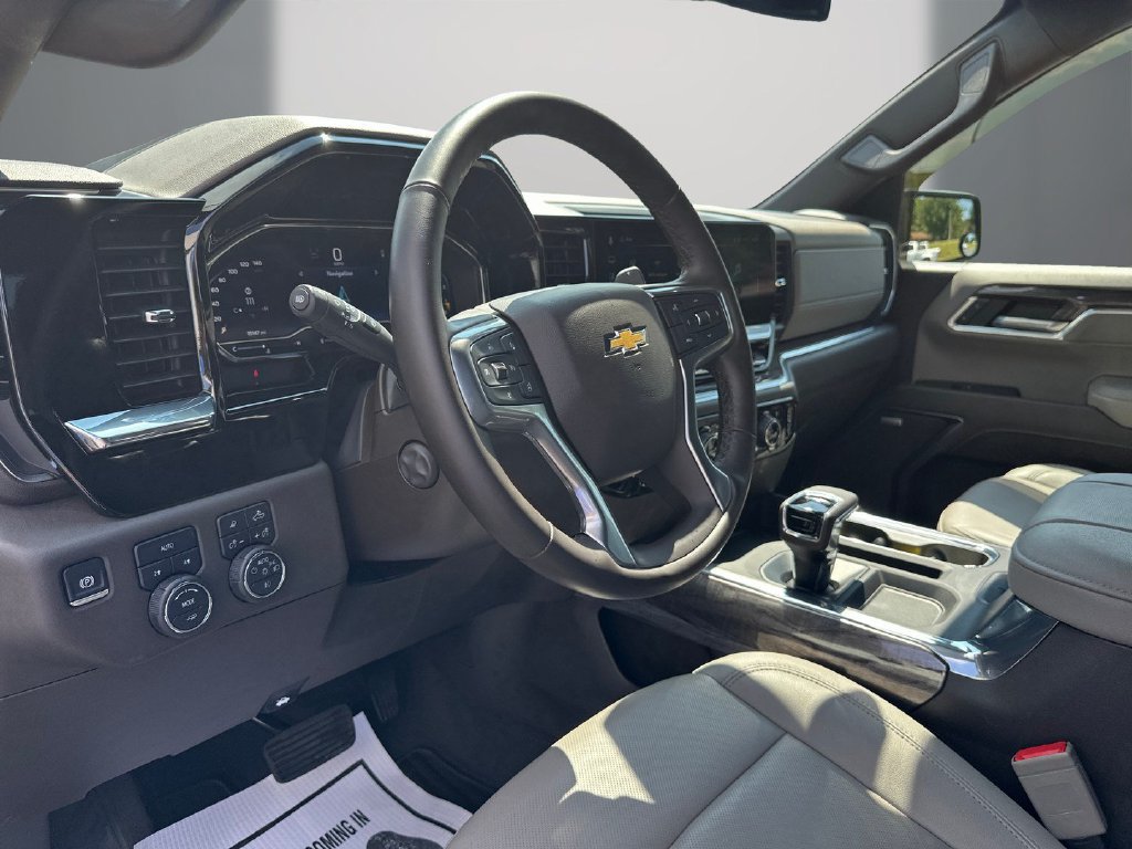 Used 2025 Chevrolet Silverado 1500 LTZ w/ LTZ Convenience Package II AWD/4WD image 13