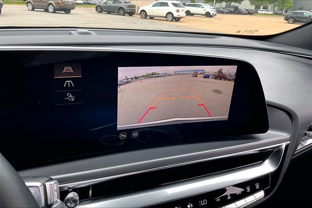 Used 2024 Cadillac Lyriq Tech AWD/4WD image 23