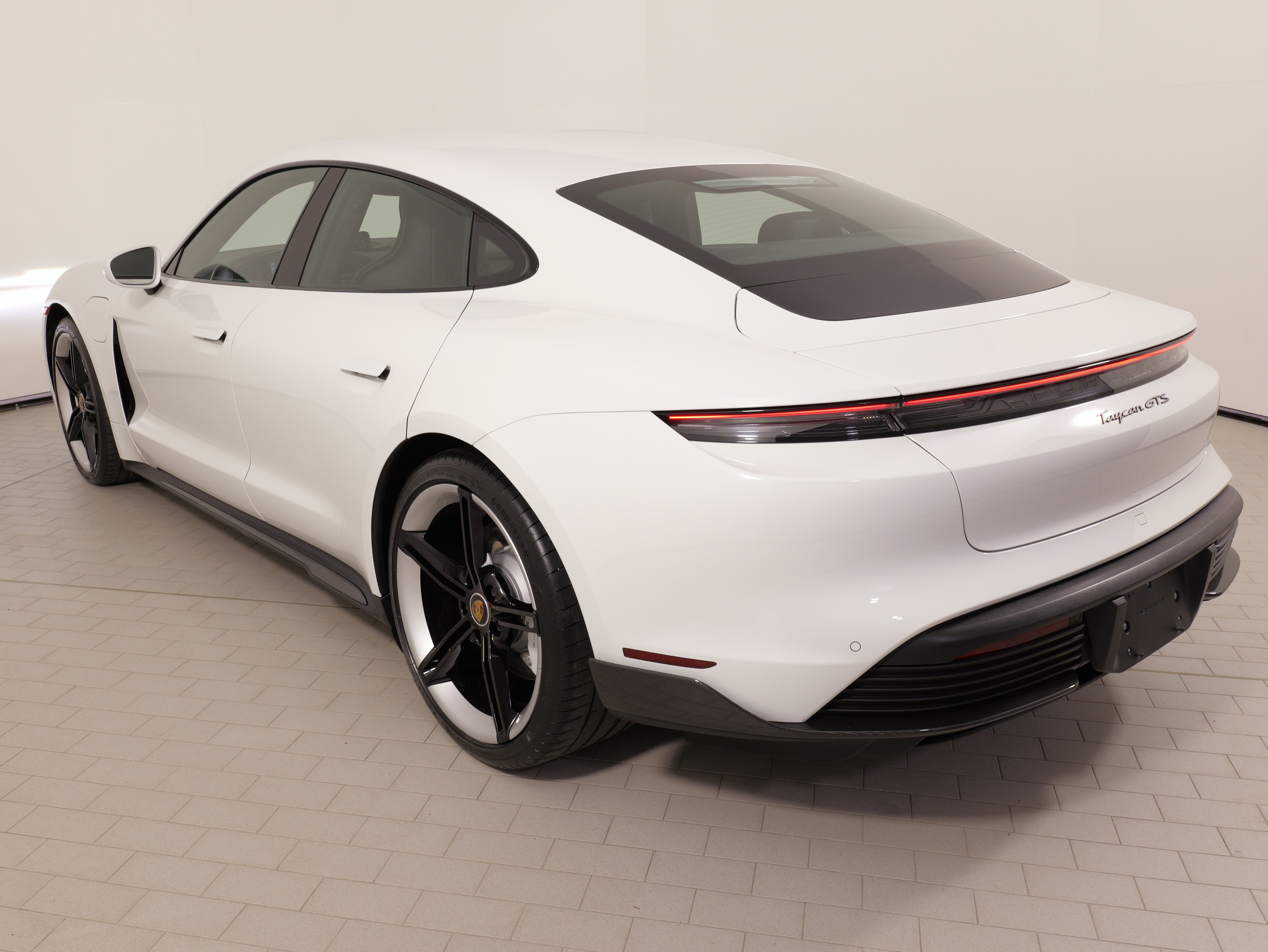 Used 2023 Porsche Taycan GTS image 14