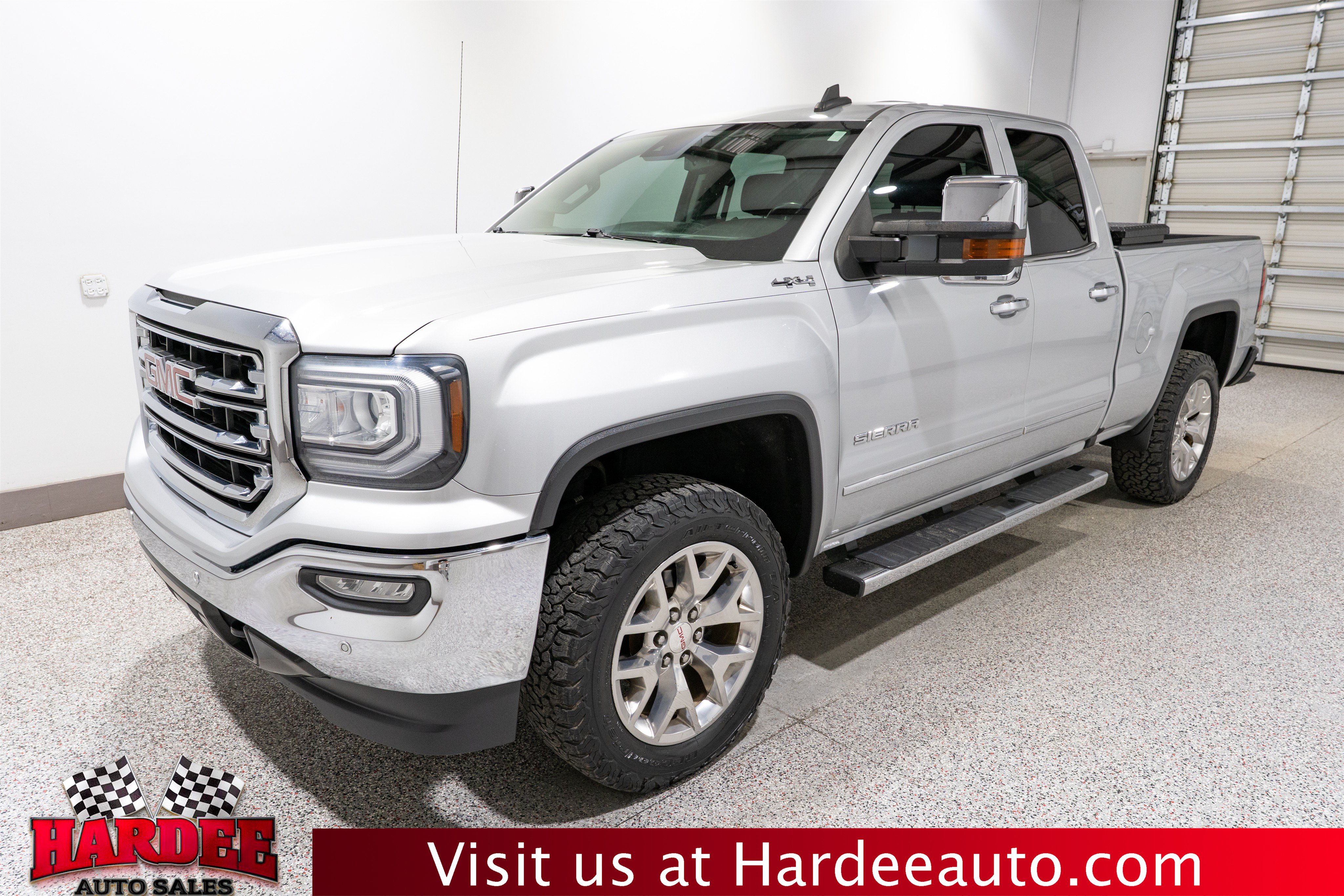 Used 2018 GMC Sierra 1500 SLT w/ SLT Premium Package AWD/4WD image 2