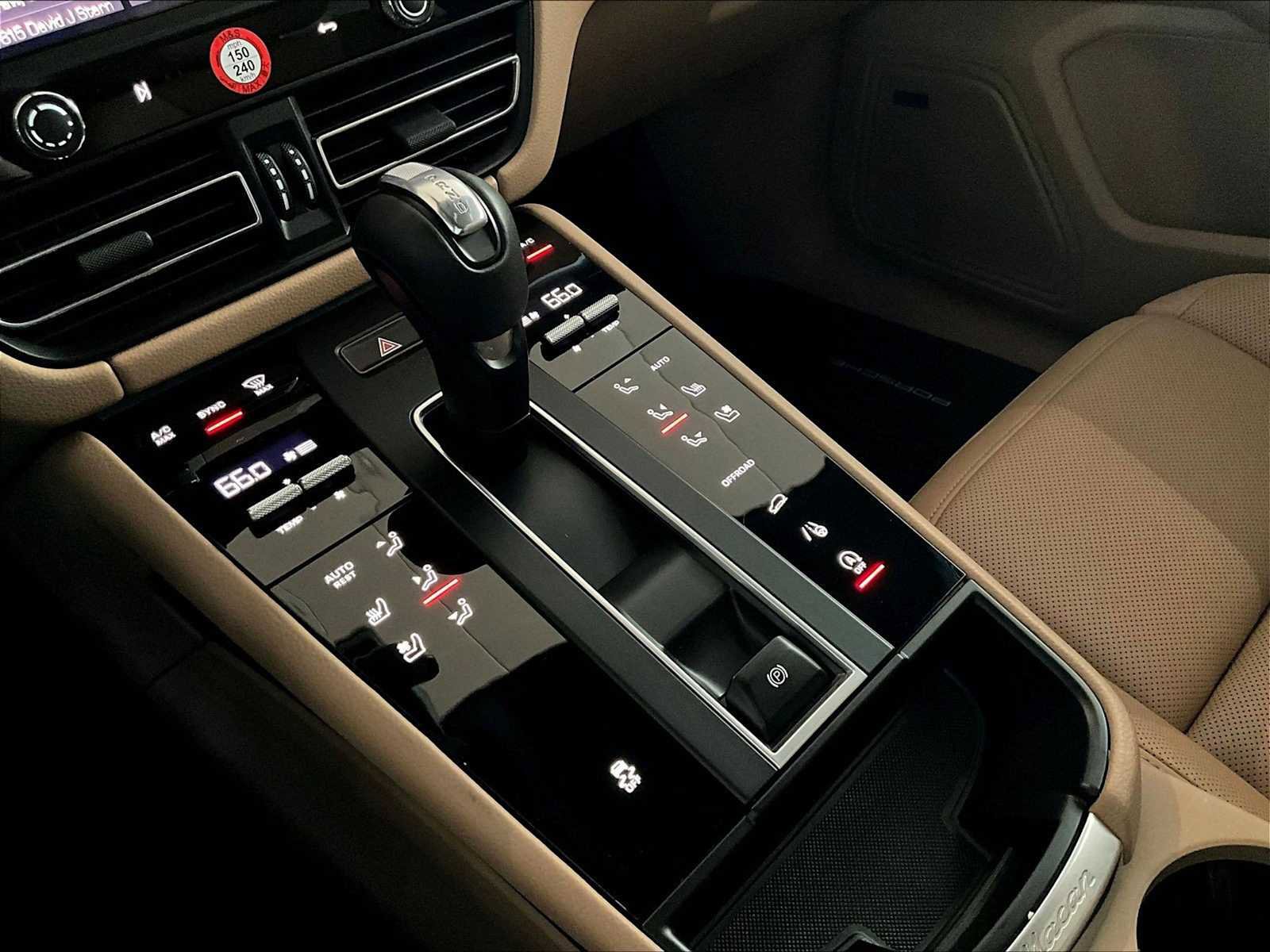 Used 2025 Porsche Macan image 20