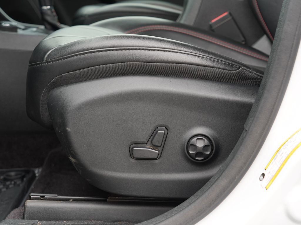 Used 2019 Jeep Cherokee Trailhawk image 12