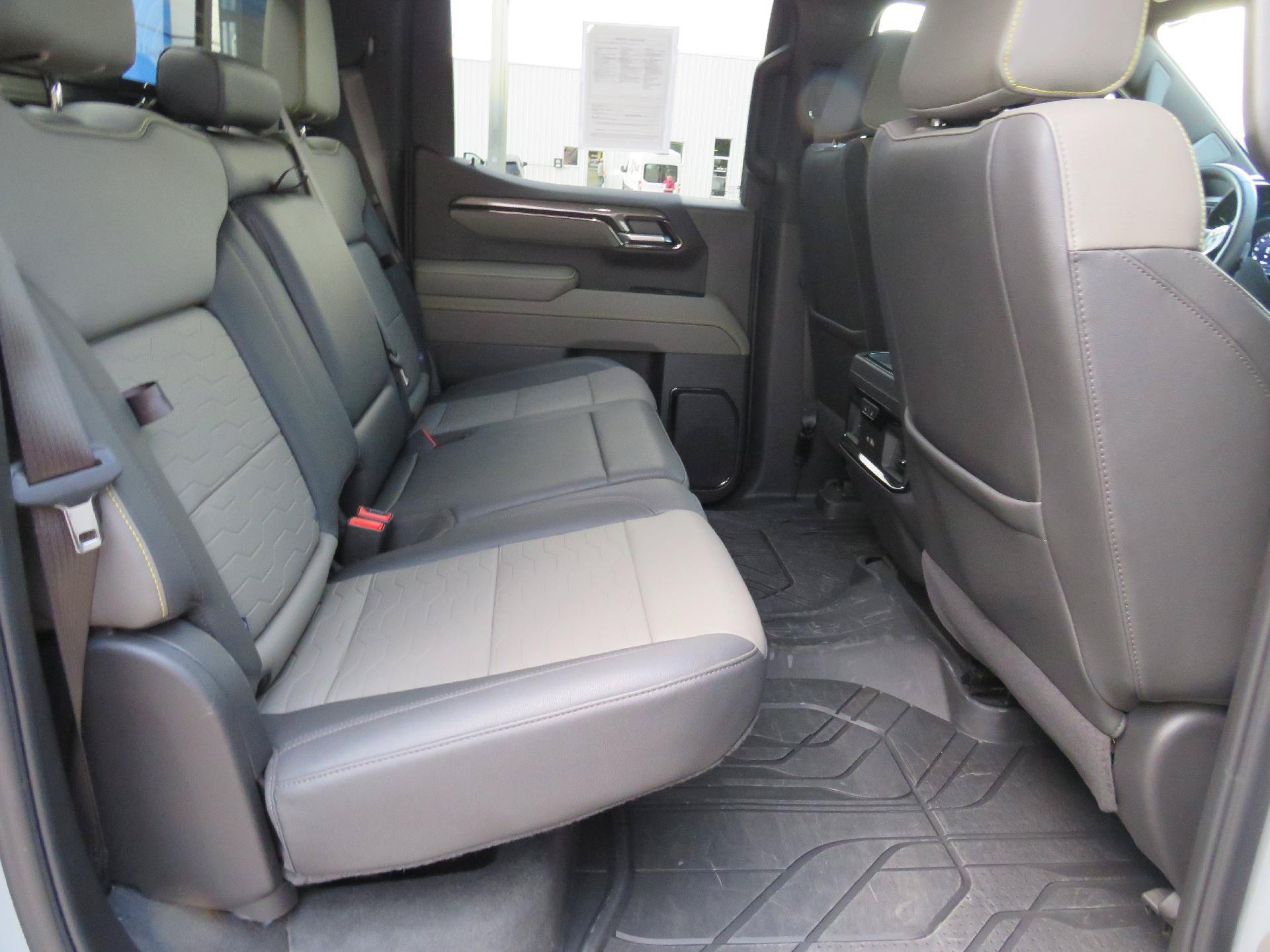 Used 2025 Chevrolet Silverado 1500 ZR2 w/ Technology Package AWD/4WD image 14