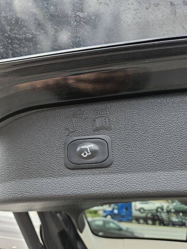 Used 2018 Ford Escape SEL image 29