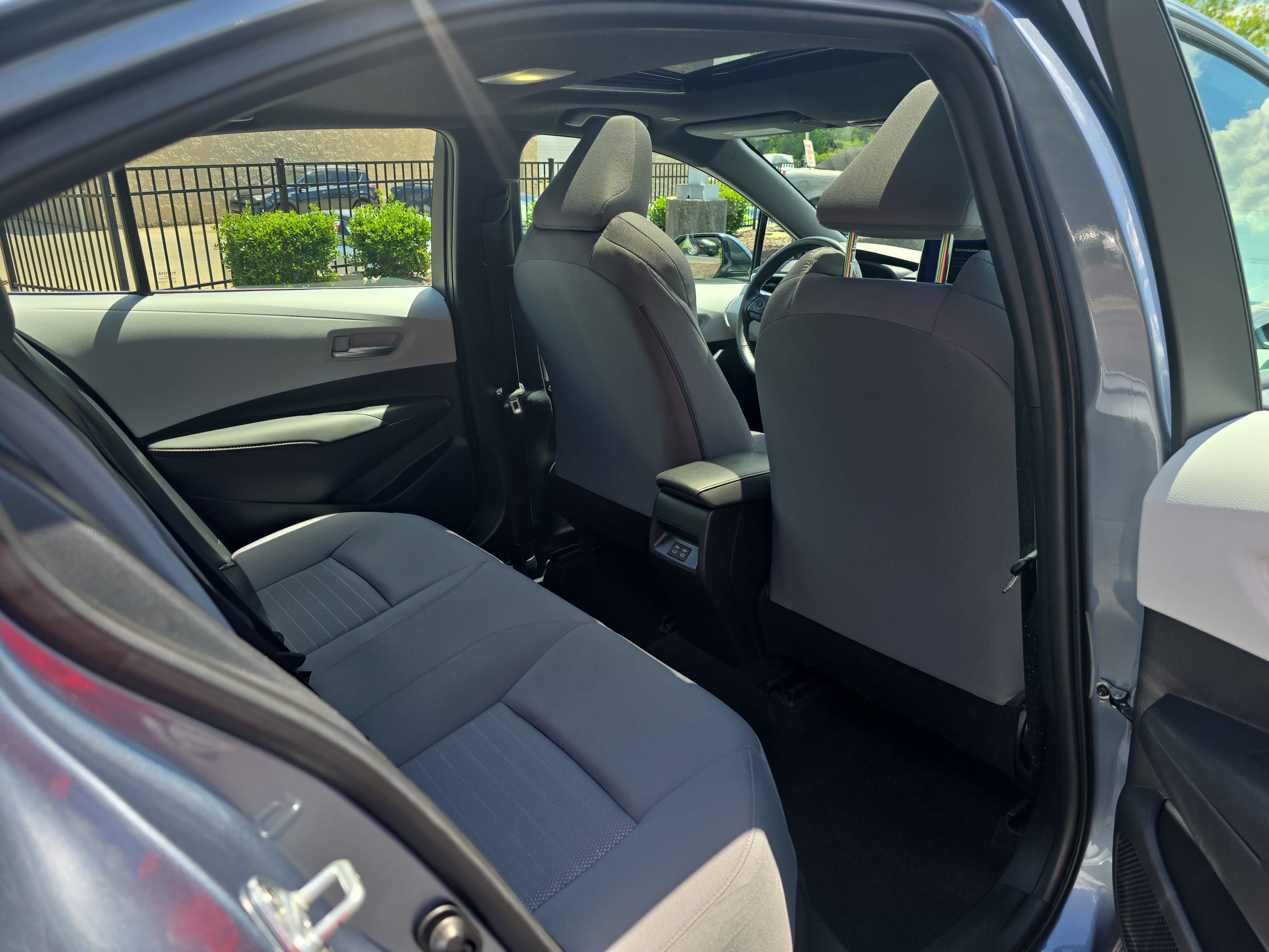 Certified 2025 Toyota Corolla SE w/ SE Premium Package FWD image 11