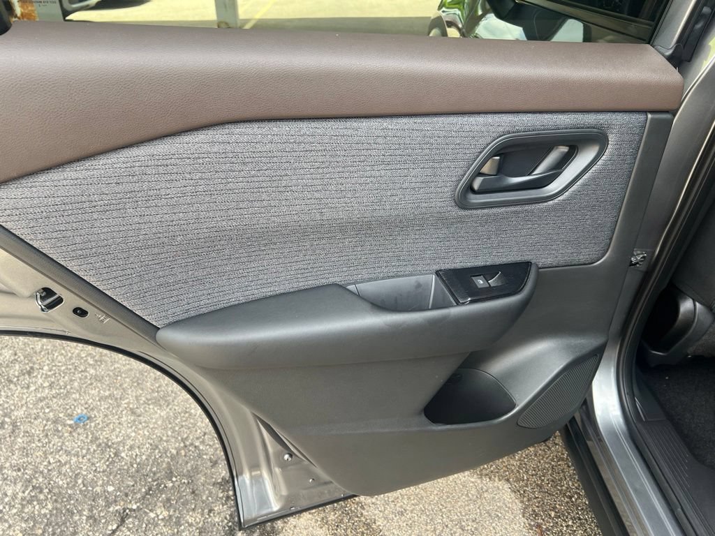 Certified 2023 Nissan Rogue S AWD/4WD image 10
