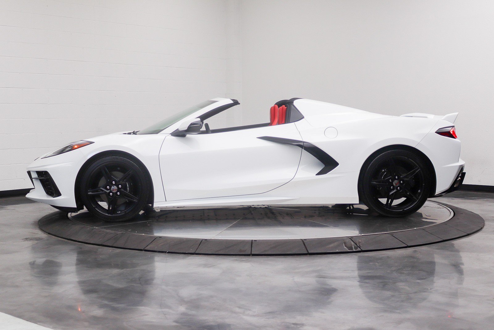 Used 2021 Chevrolet Corvette Stingray Convertible w/ 1LT RWD image 10