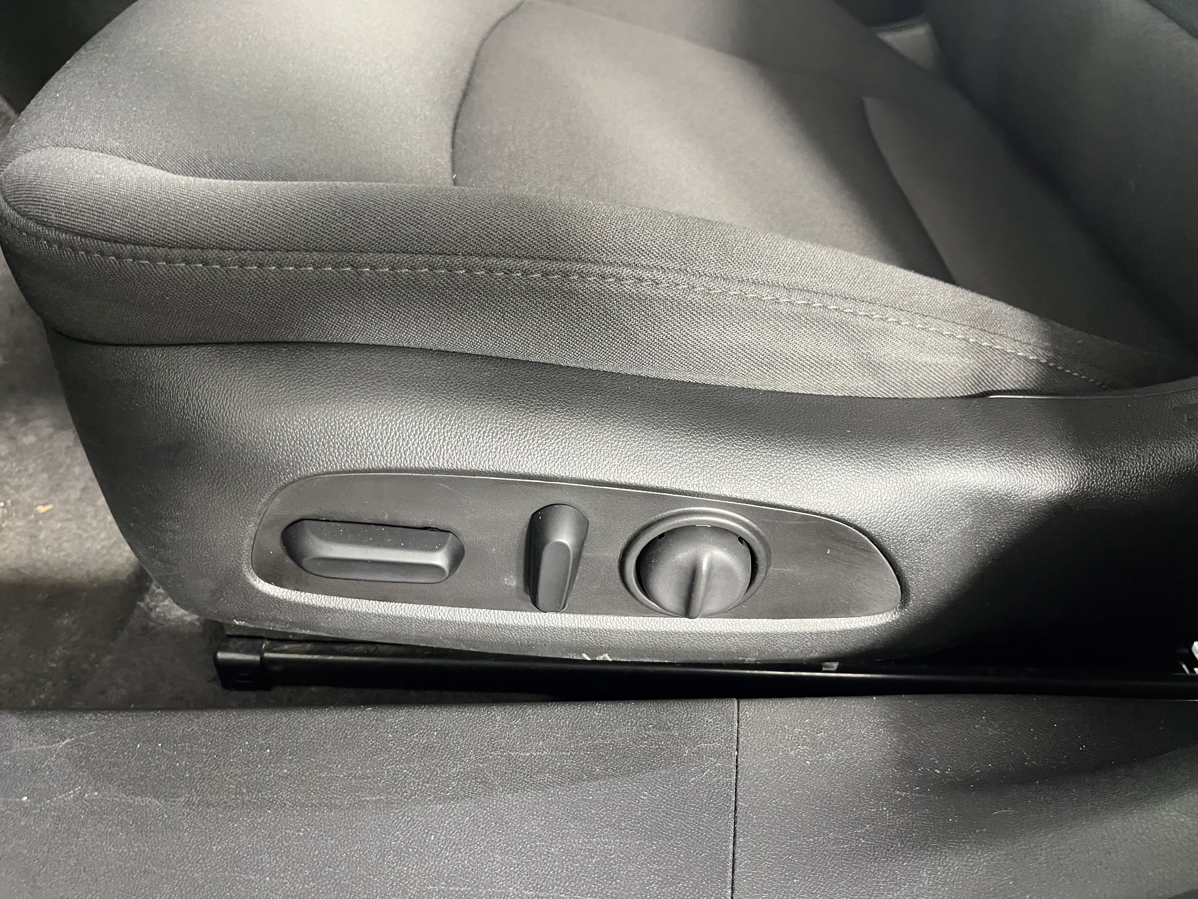 Used 2020 Chevrolet Malibu LT image 19