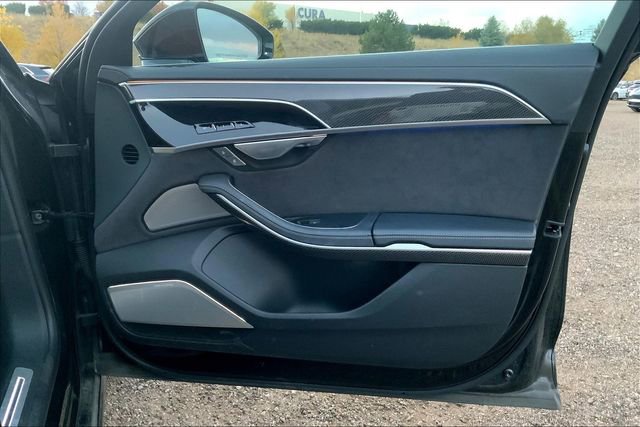 Used 2022 Audi S8 image 27