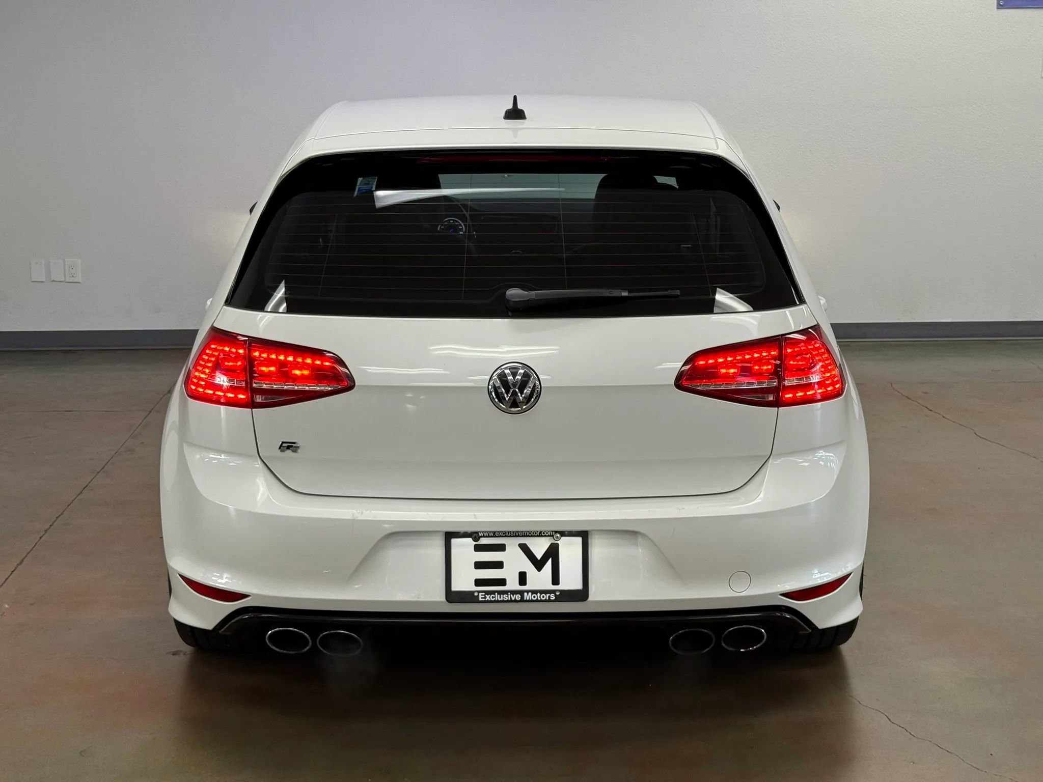 Used 2016 Volkswagen Golf R 4-Door AWD/4WD image 6