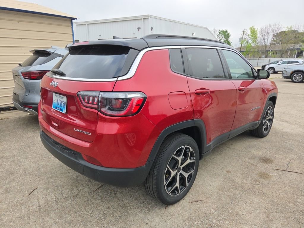 Used 2025 Jeep Compass Limited image 11