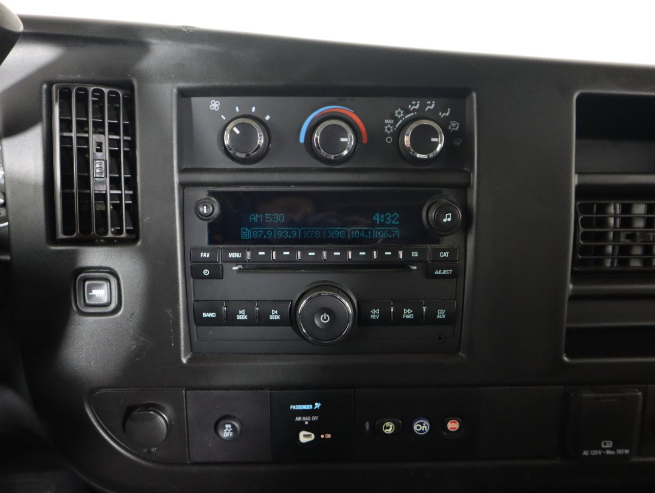Used 2020 Chevrolet Express 2500 w/ Communications Package image 23