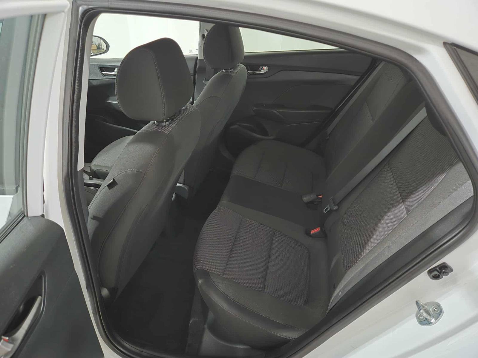Used 2021 Hyundai Accent SE w/ Cargo Package image 15