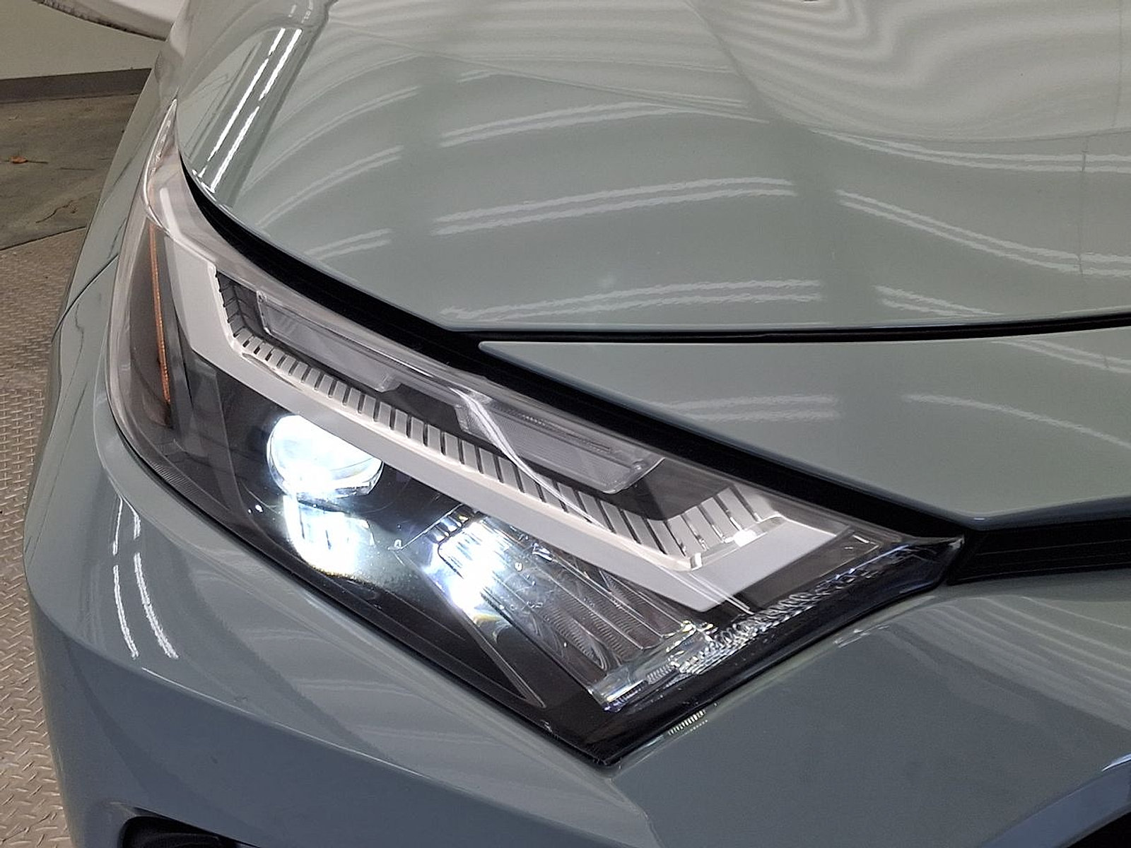 Certified 2023 Toyota RAV4 XLE w/ Convenience Package AWD/4WD image 28