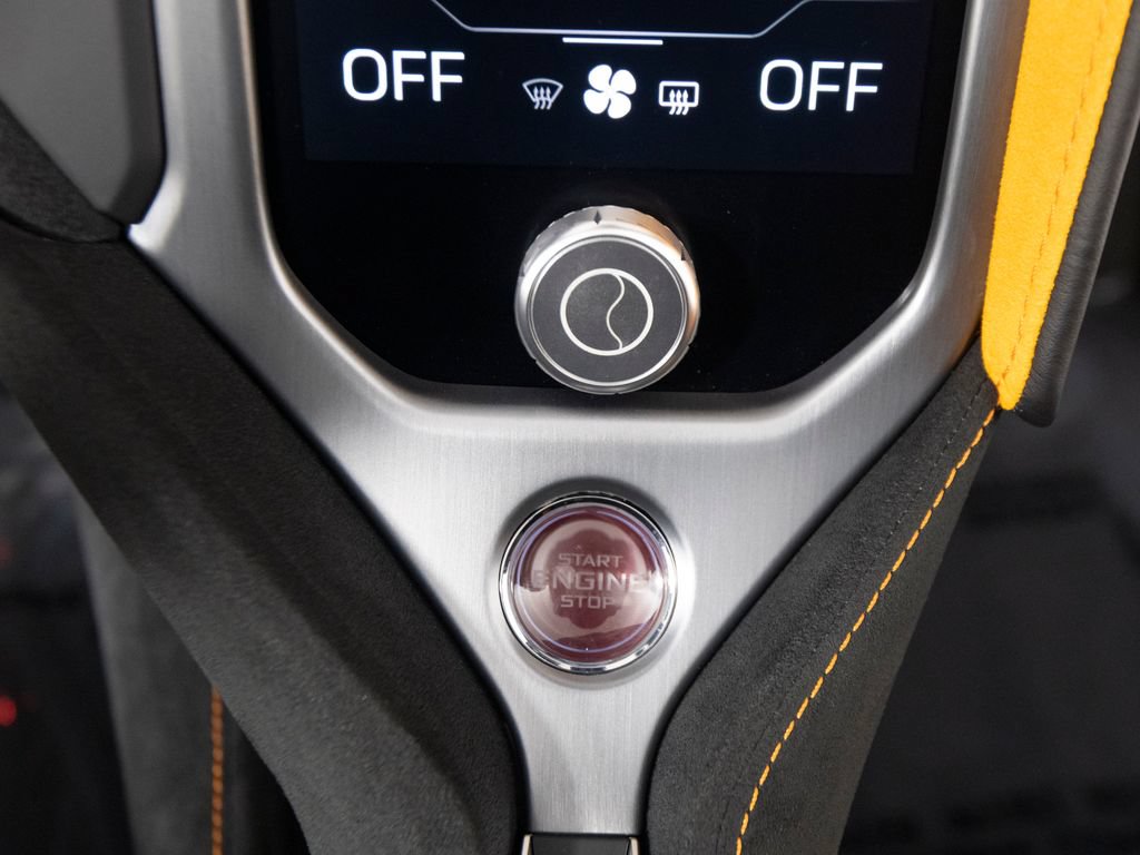Used 2024 McLaren 750S Spider RWD image 26