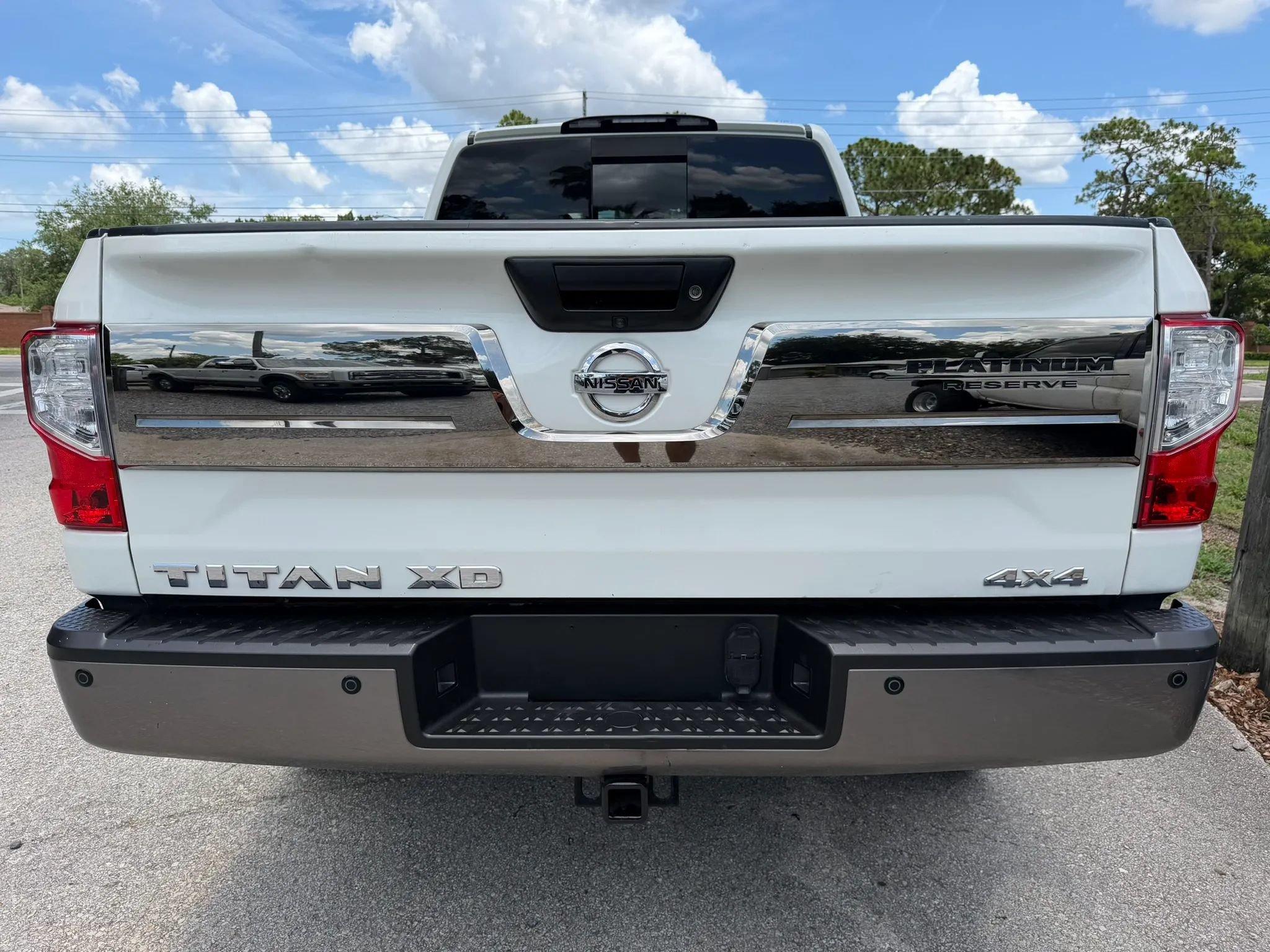 Used 2017 Nissan Titan Platinum Reserve AWD/4WD image 5