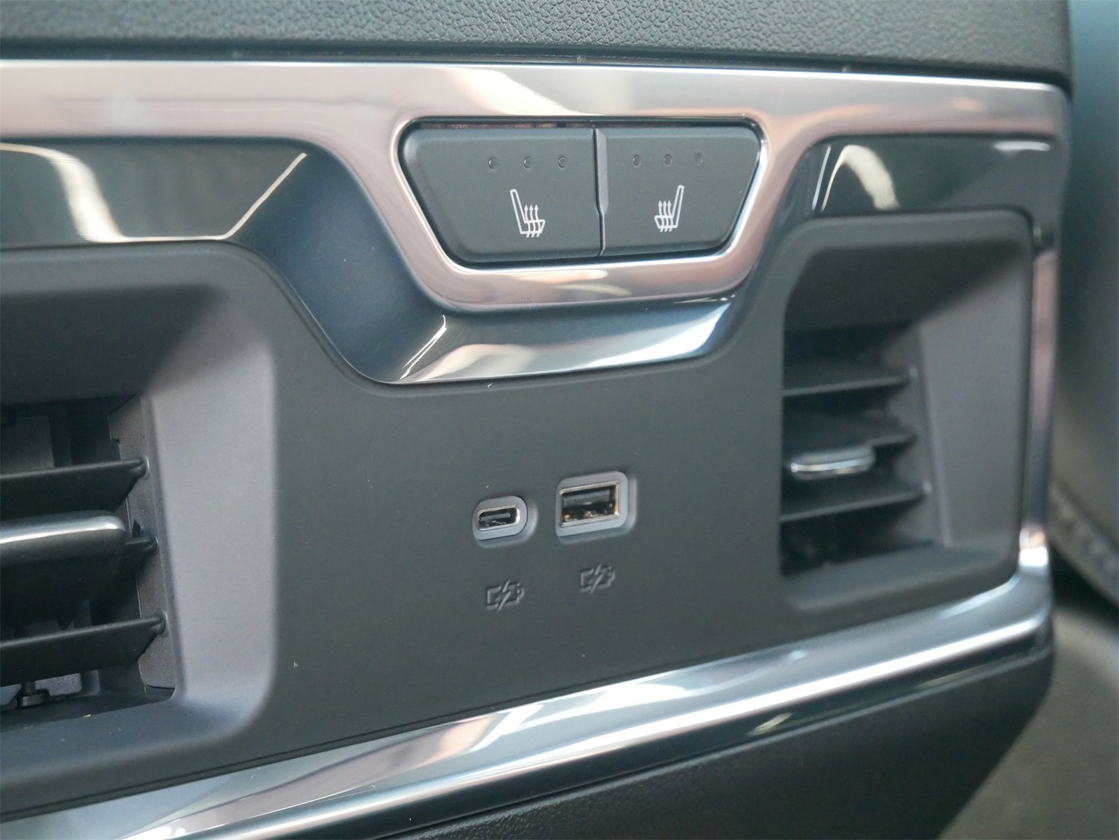 New 2026 GMC Sierra 3500 Denali Ultimate image 8