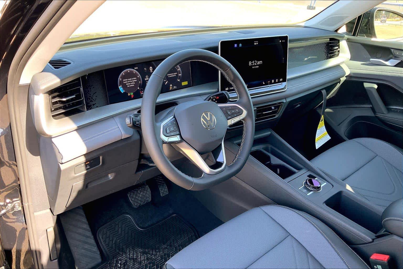 New 2026 Volkswagen Tiguan SE FWD image 8