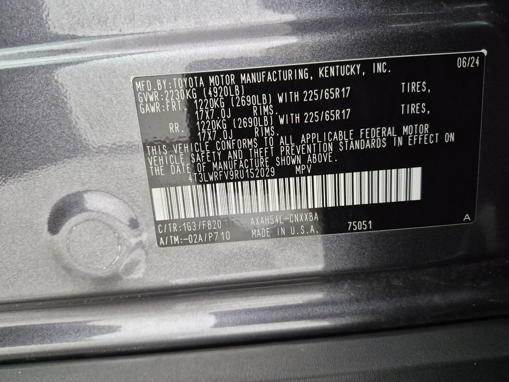 Used 2024 Toyota RAV4 LE AWD/4WD image 32