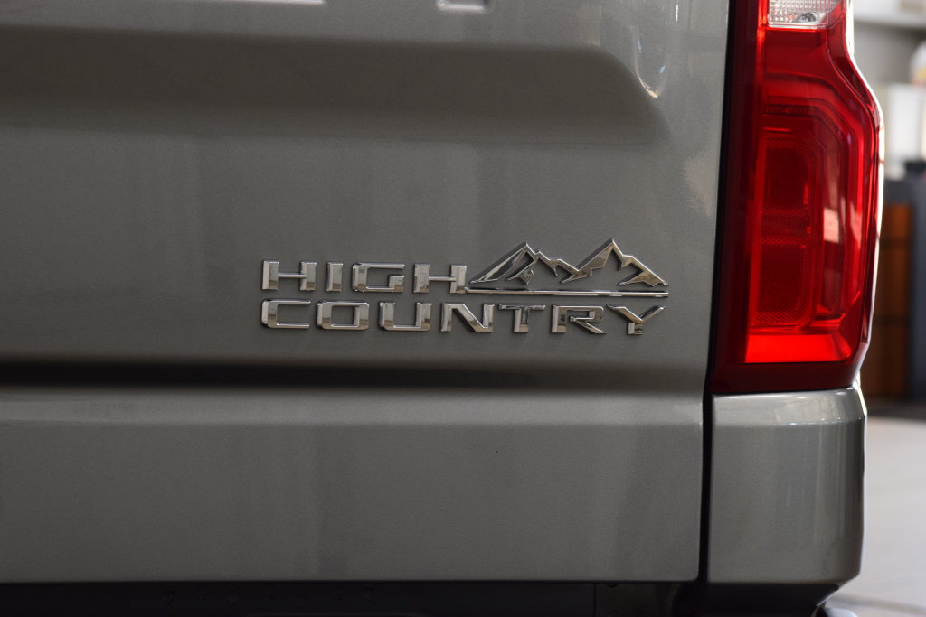 Used 2026 Chevrolet Silverado 1500 High Country w/ High Country Premium Package AWD/4WD image 24