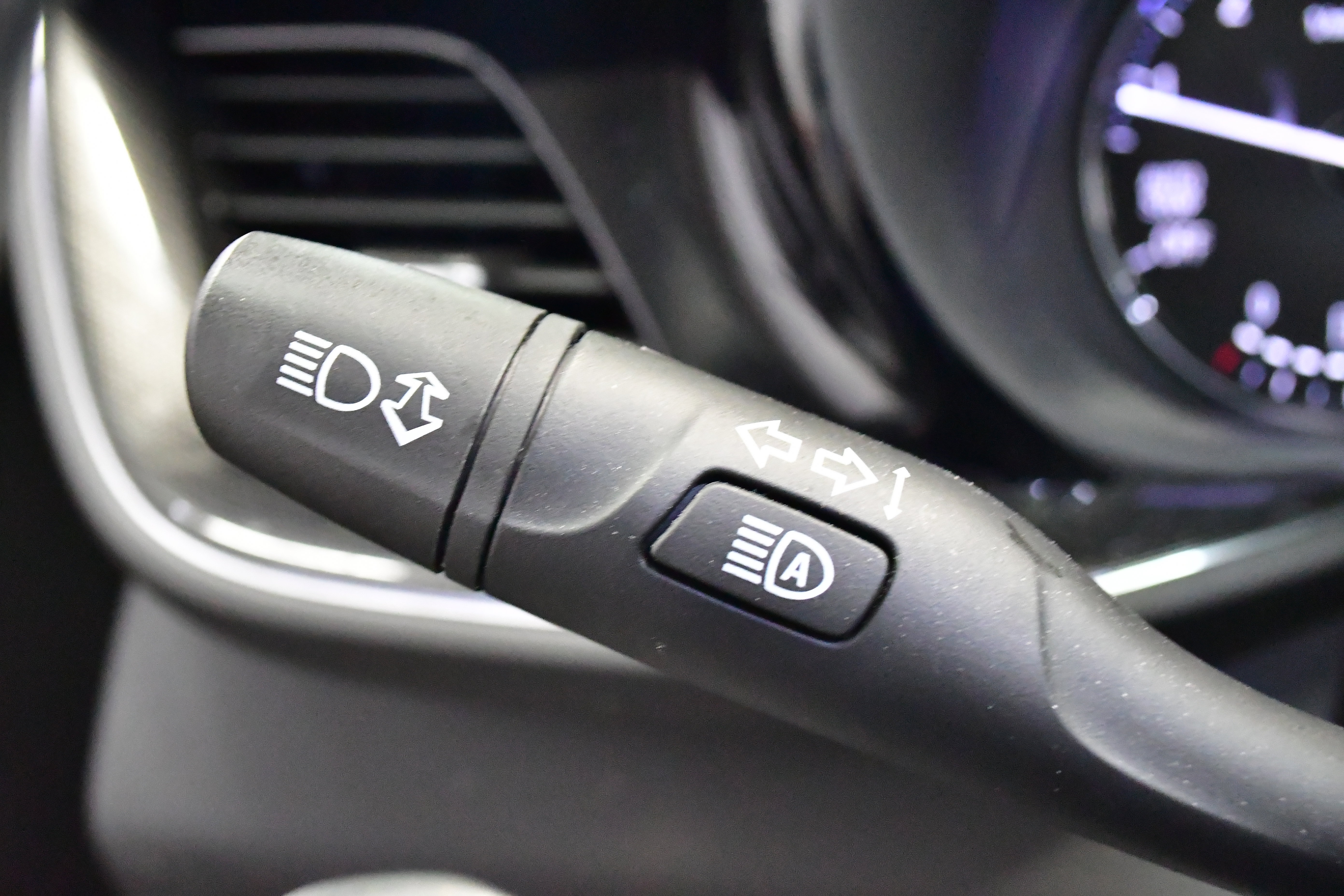 Used 2023 Buick Envision Essence w/ Sport Touring Package image 51