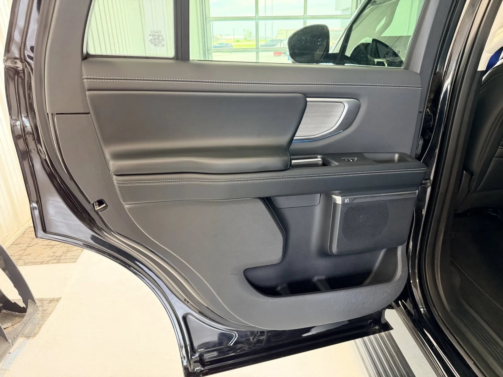 Used 2025 Ford Expedition Platinum AWD/4WD image 12