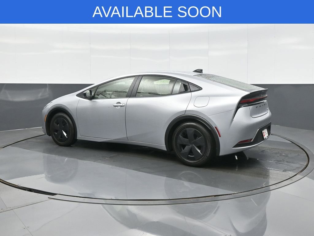 Used 2026 Toyota Prius LE FWD image 5
