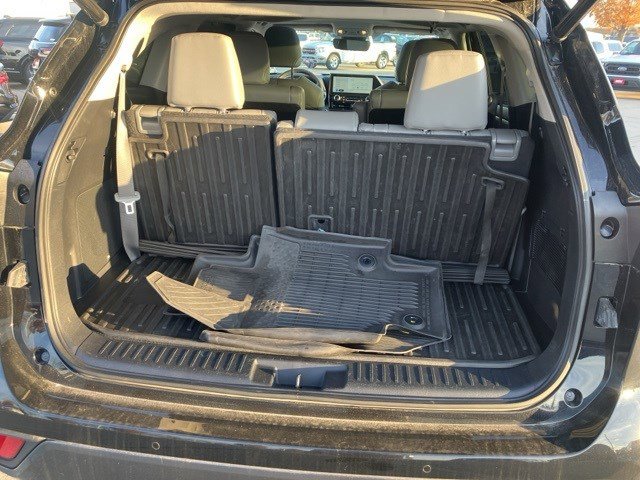 Used 2023 Toyota Highlander Limited image 28