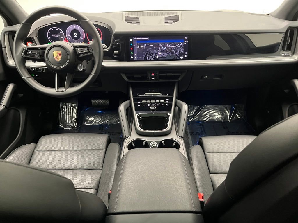 Used 2025 Porsche Cayenne image 25