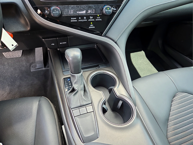 Used 2024 Toyota Camry SE FWD image 25
