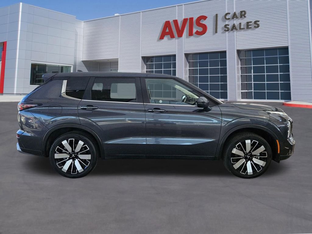 Used 2025 Mitsubishi Outlander SE AWD/4WD image 7