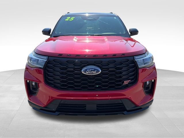Used 2025 Ford Explorer ST AWD/4WD image 2