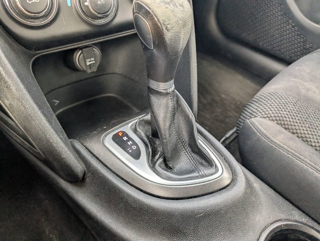 Used 2016 Dodge Dart SXT image 17