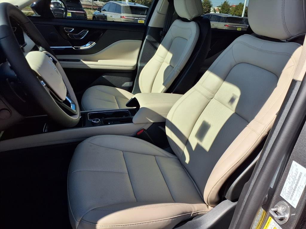 New 2026 Lincoln Corsair Premiere image 11