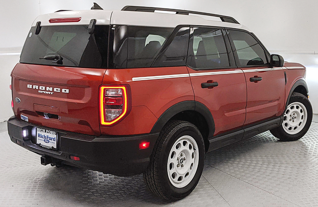 Certified 2023 Ford Bronco Sport Heritage w/ Heritage Convenience Package AWD/4WD image 3