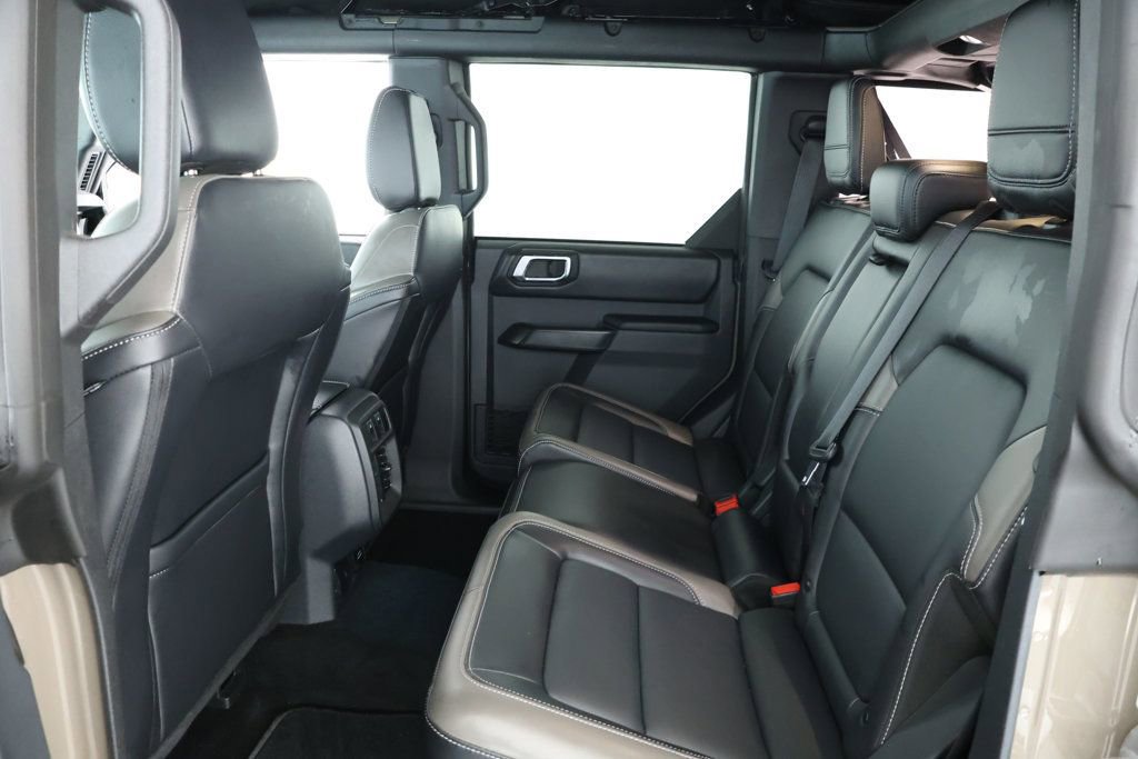 Used 2025 Ford Bronco Outer Banks image 19