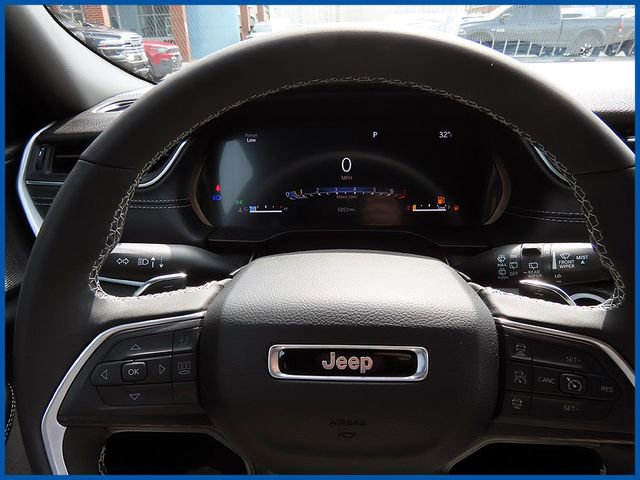 Certified 2025 Jeep Grand Cherokee Altitude image 15